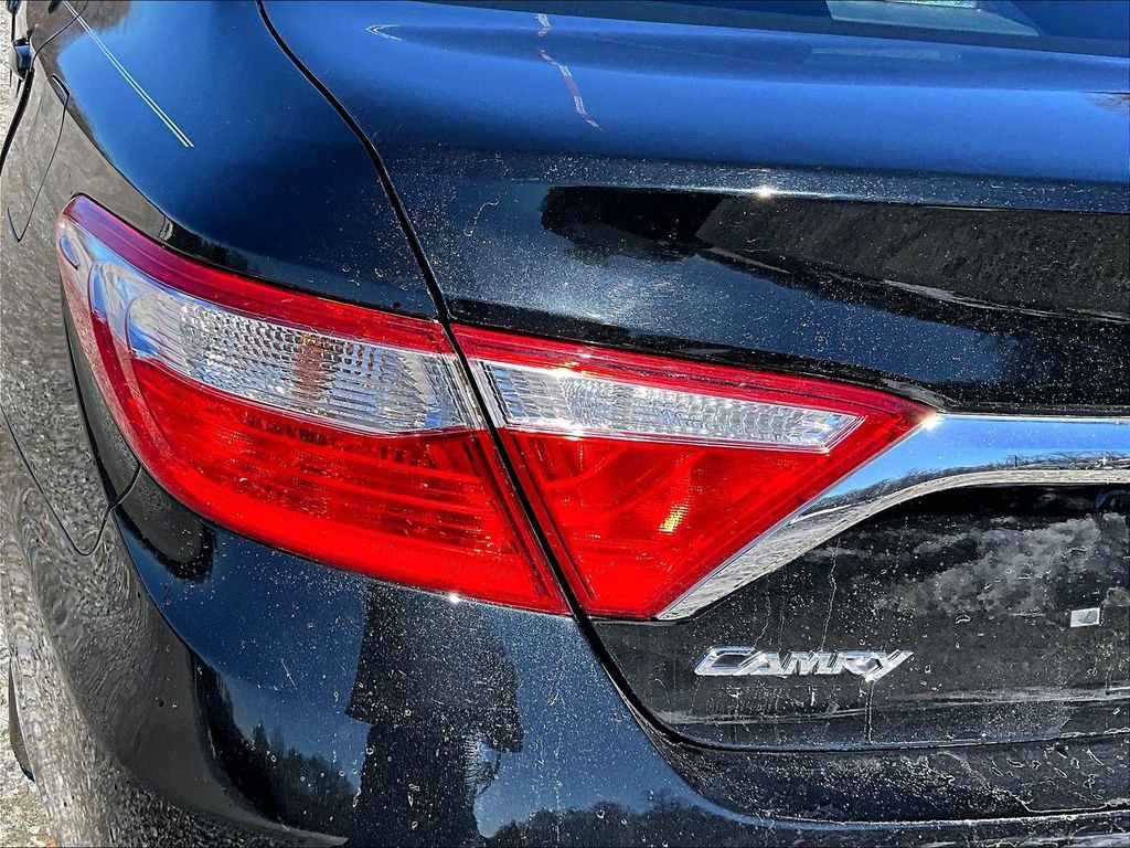 Used 2016 Toyota Camry XLE image 28