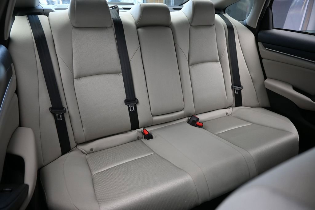 Used 2018 Honda Accord LX image 31