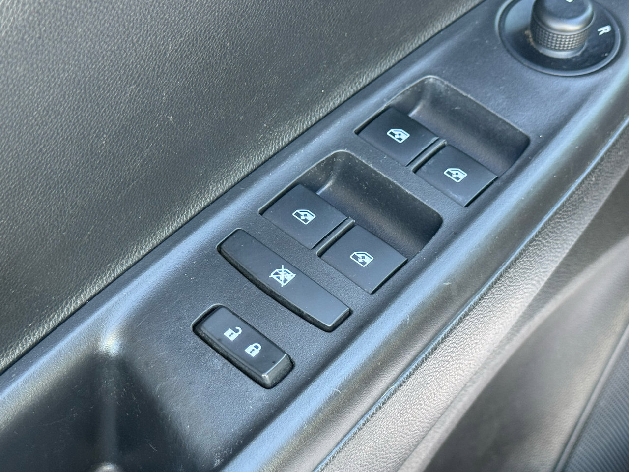 Used 2018 Chevrolet Spark LT image 27