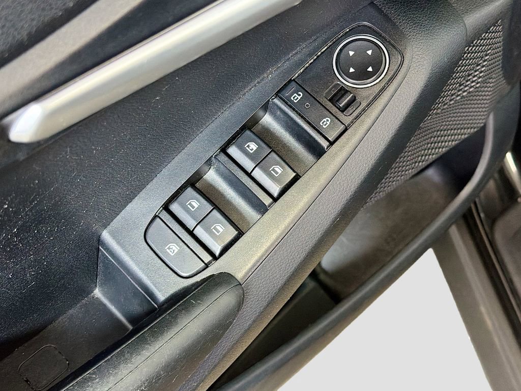 Used 2025 Kia Seltos LX AWD/4WD image 19