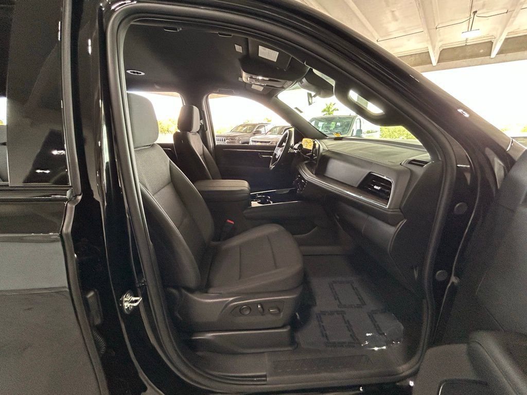 Used 2025 Chevrolet Tahoe LS image 44