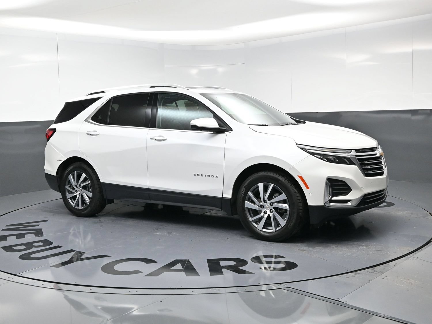 Used 2024 Chevrolet Equinox Premier FWD image 2