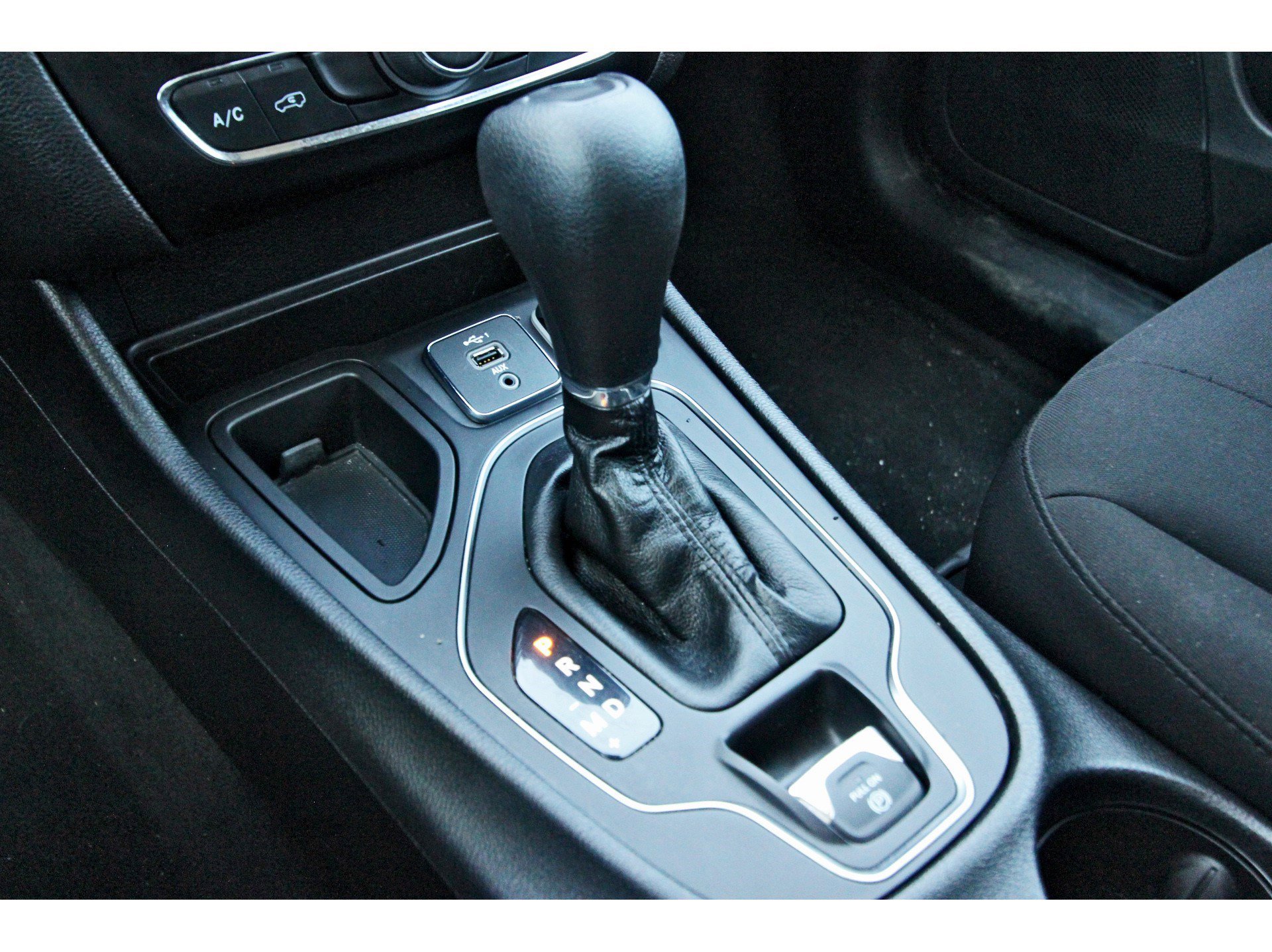 Used 2021 Jeep Cherokee Latitude FWD image 29