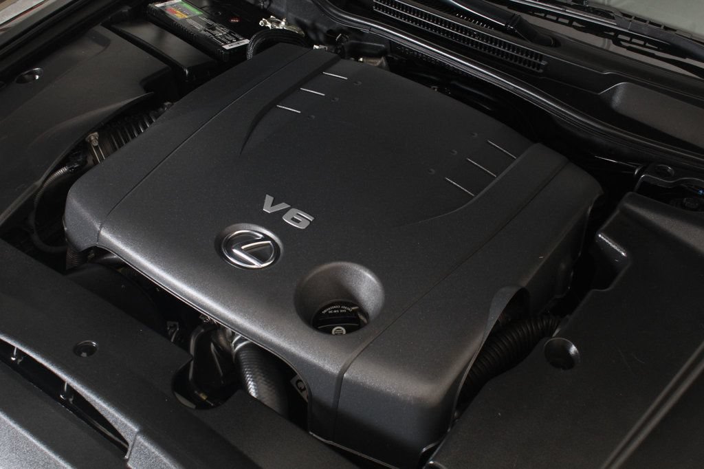 Used 2010 Lexus IS 250C w/ Luxury Pkg RWD image 15
