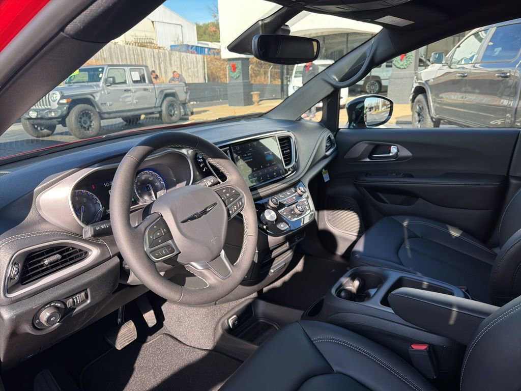 New 2026 Chrysler Pacifica Select FWD image 27
