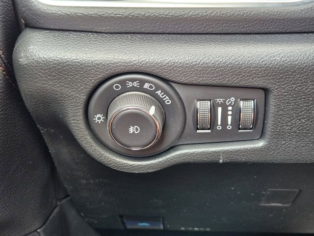 New 2026 Chrysler Pacifica Pinnacle FWD image 17
