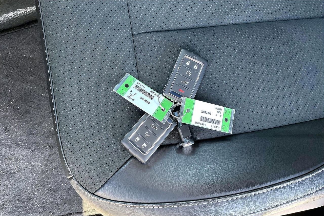 New 2026 Jeep Grand Cherokee Altitude image 31