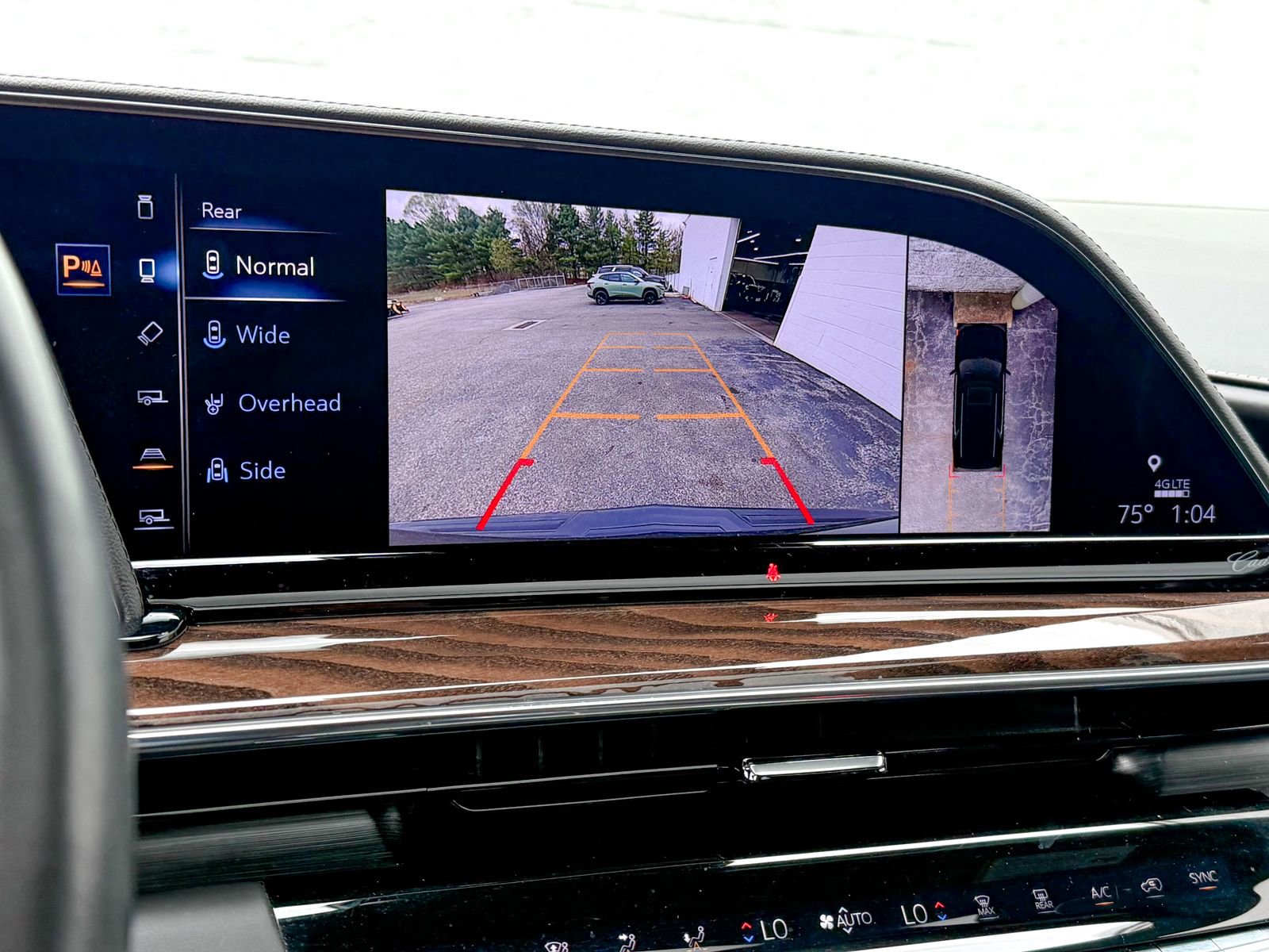 Certified 2022 Cadillac Escalade Premium Luxury Platinum w/ Heavy-Duty Trailer Package image 23