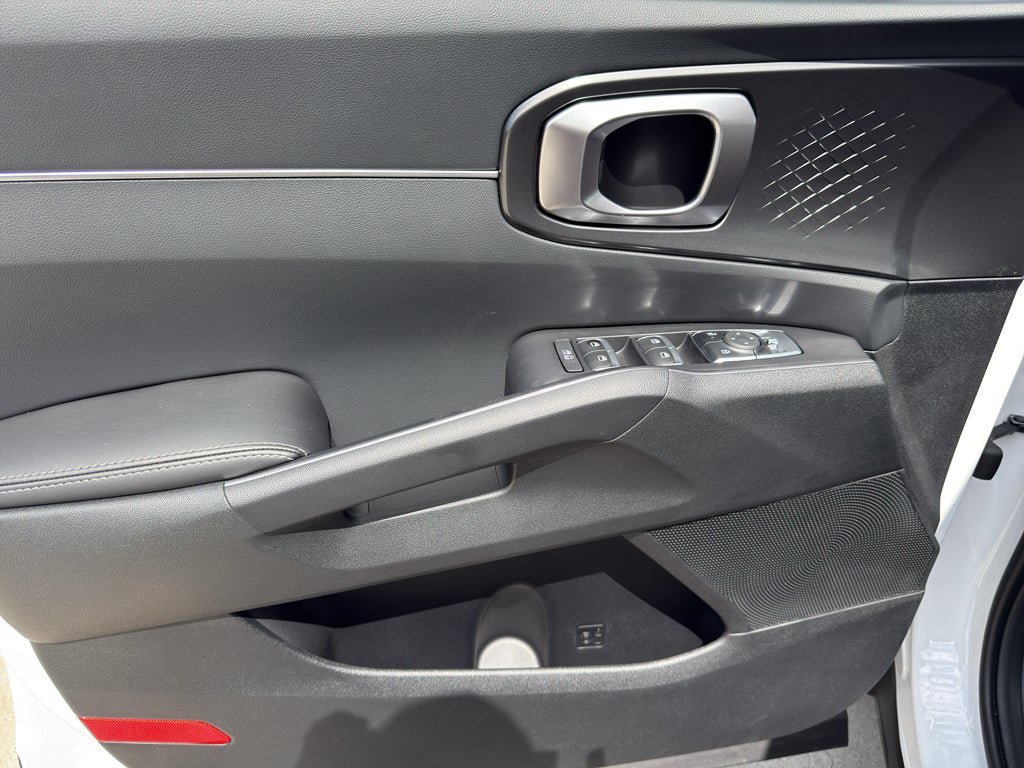 New 2026 Kia Sorento LX FWD image 9
