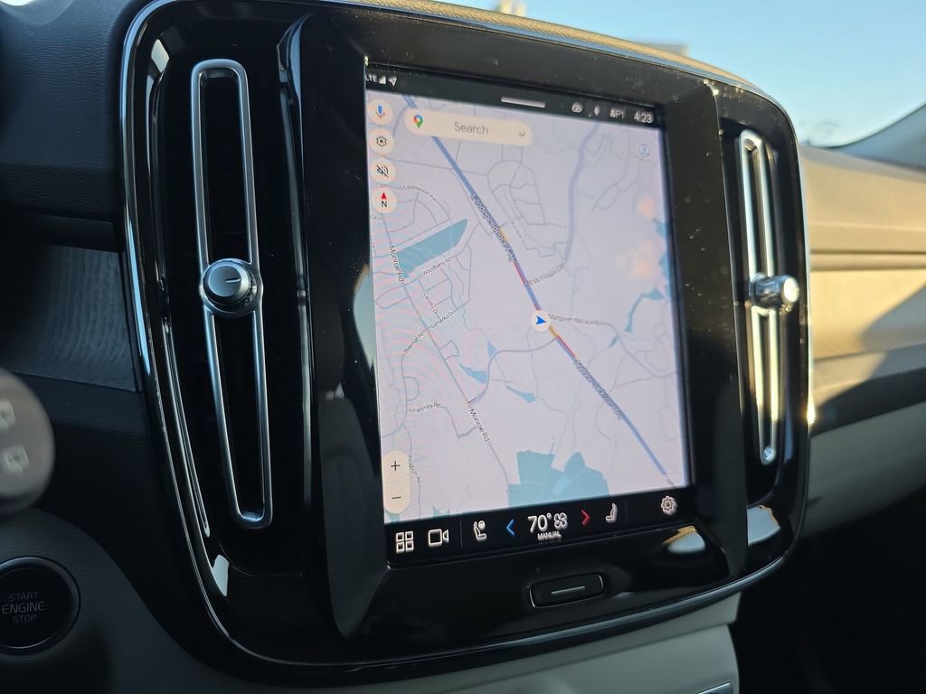 Certified 2023 Volvo XC40 B5 Plus w/ Driver Assist Package image 27