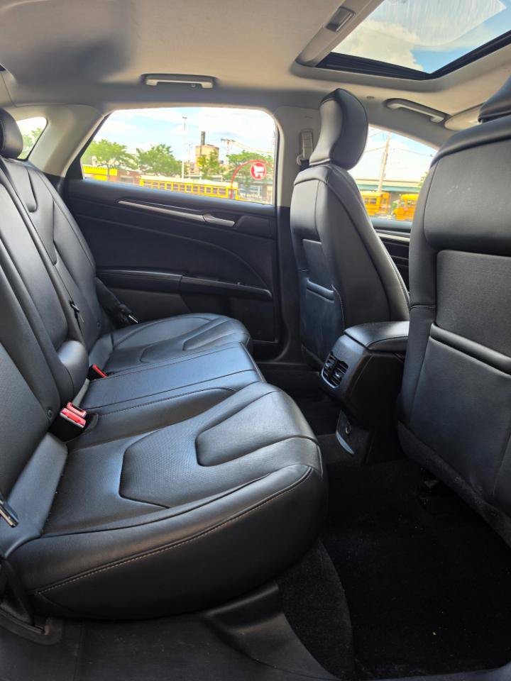 Used 2019 Ford Fusion Energi Titanium FWD image 13