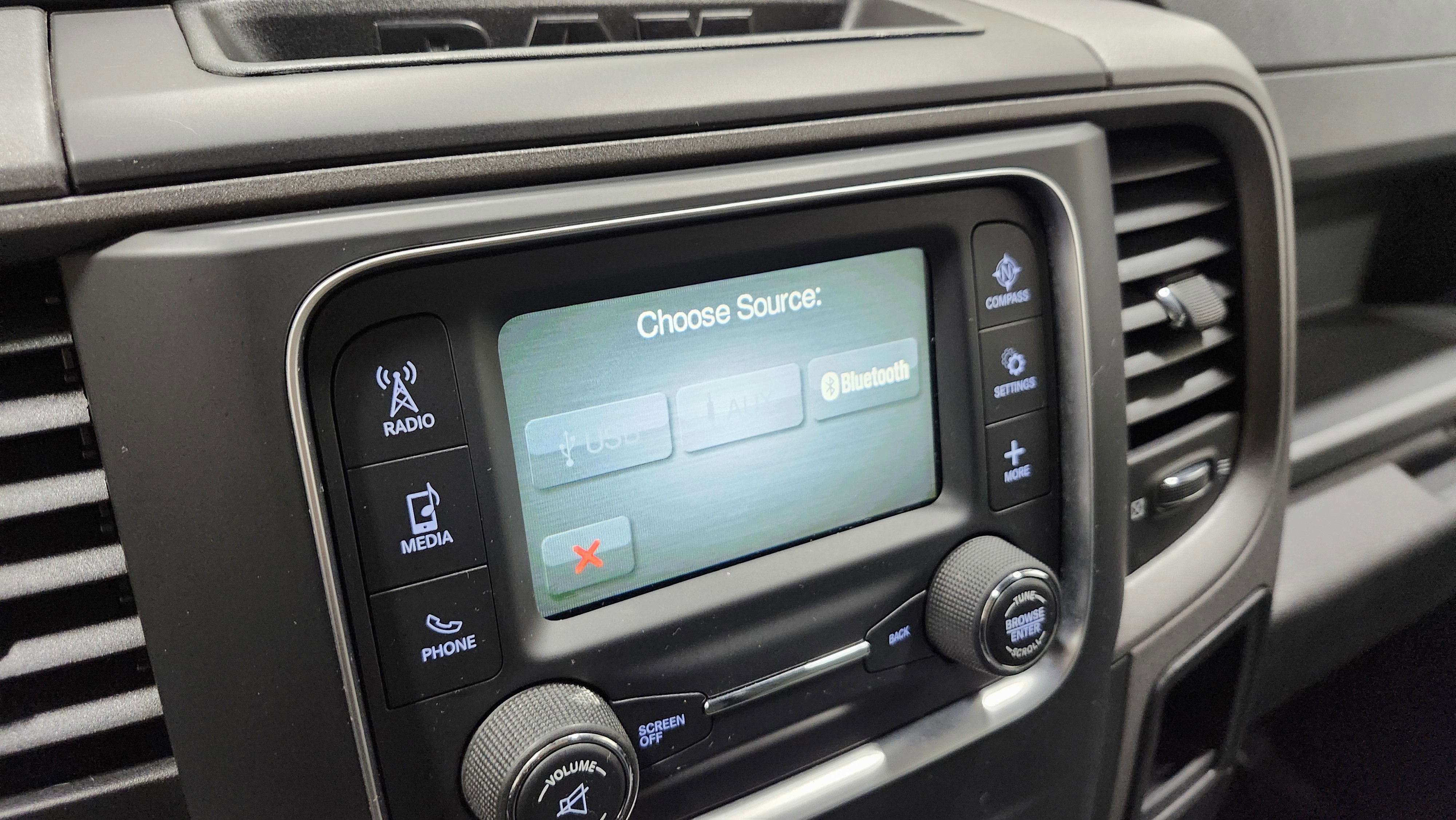 Used 2017 RAM 1500 Express w/ Express Value Package image 4