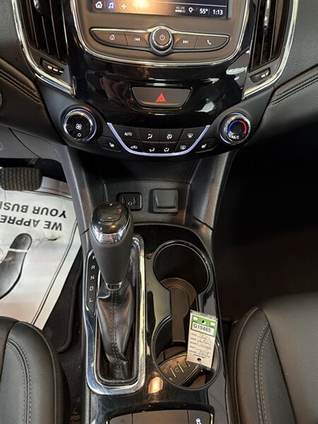 Used 2019 Chevrolet Cruze Premier FWD image 17