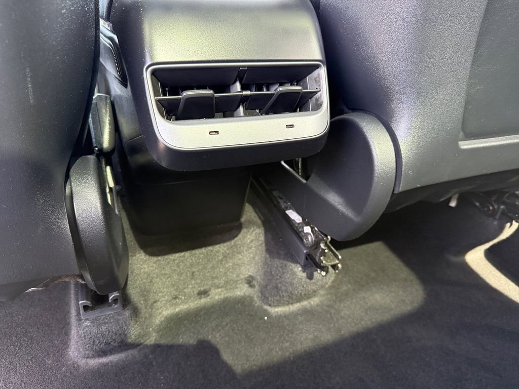 Used 2023 Tesla Model Y Long Range image 15