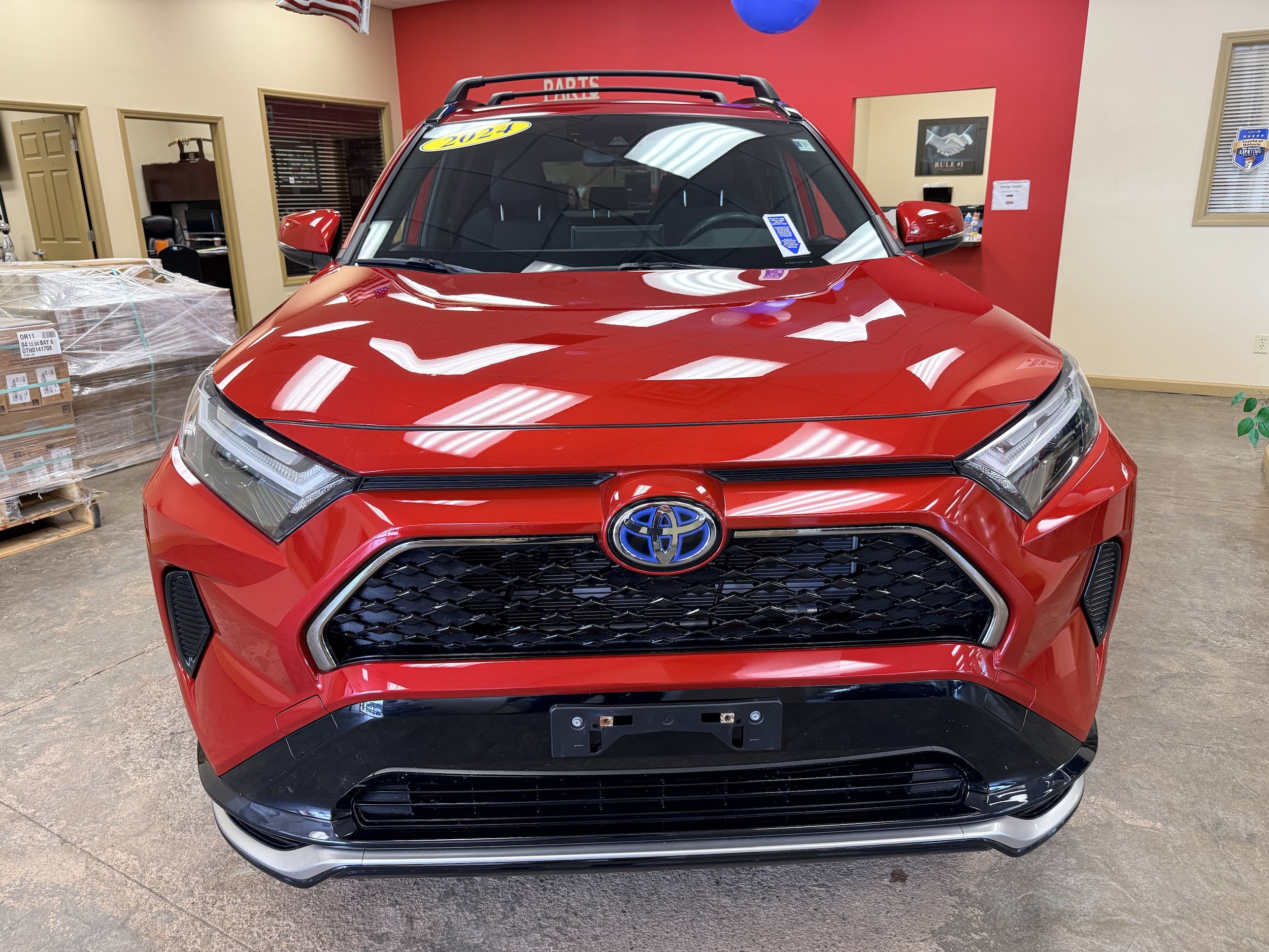 Used 2024 Toyota RAV4 SE w/ Weather & Moonroof Package AWD/4WD video 2