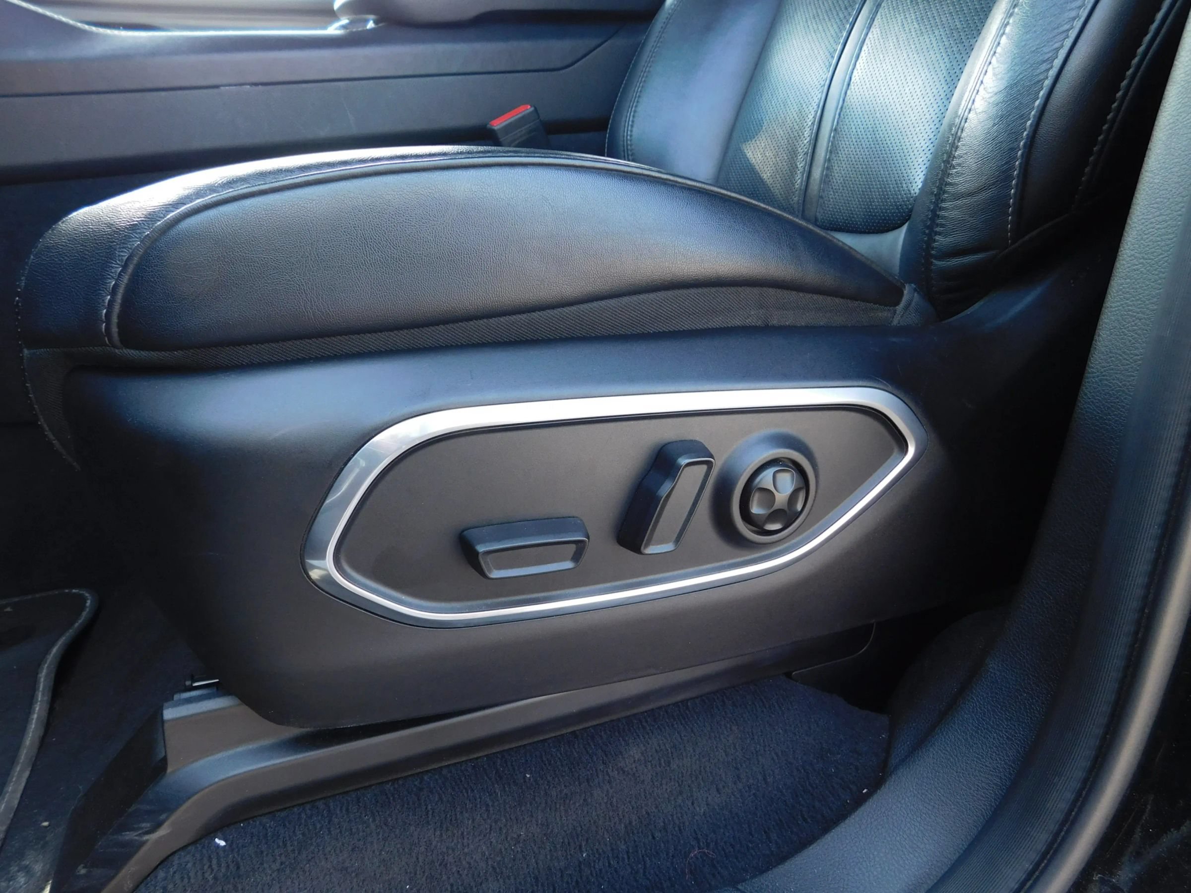 Used 2024 Jeep Wagoneer Series II w/ Flexible Seating Group AWD/4WD image 15