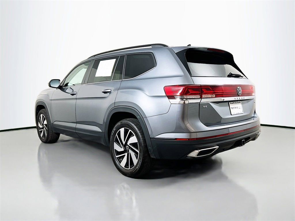 Used 2024 Volkswagen Atlas SE image 4