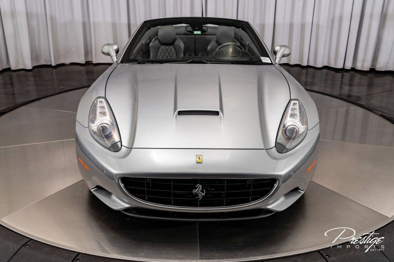 Used 2014 Ferrari California image 5