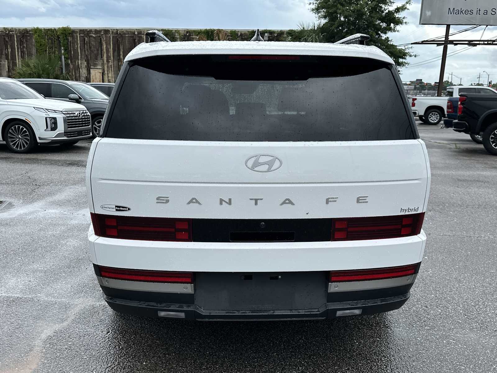 Used 2025 Hyundai Santa Fe Limited FWD image 8