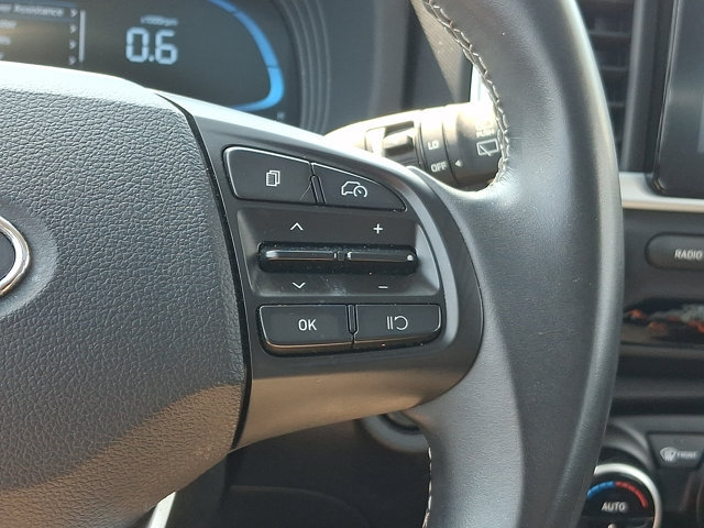 Certified 2025 Hyundai Venue SEL FWD image 22