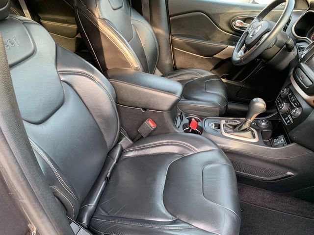 Used 2017 Jeep Cherokee Limited image 10