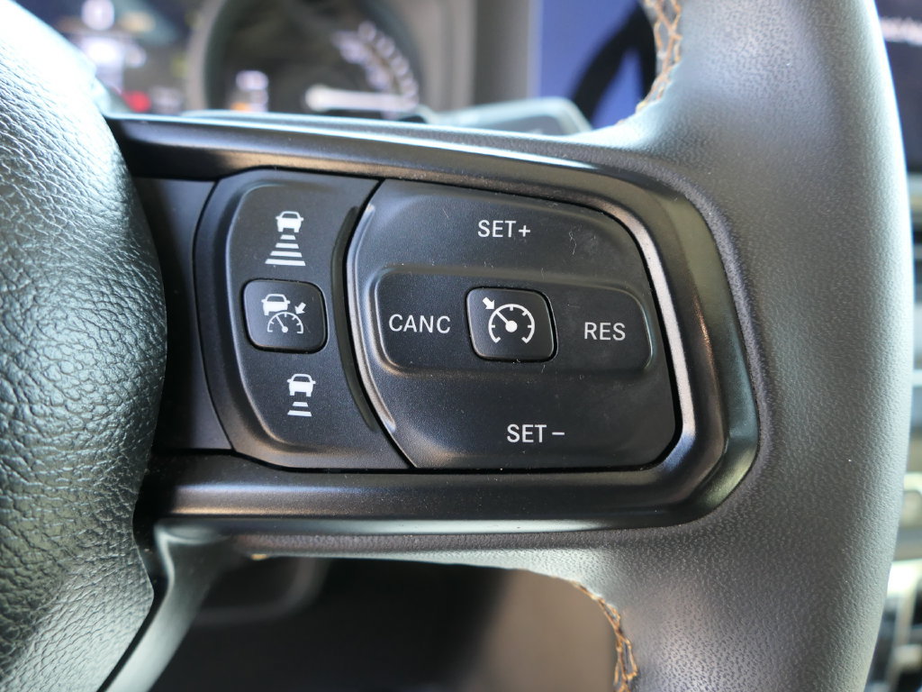 Used 2024 Jeep Wrangler Unlimited AWD/4WD image 15