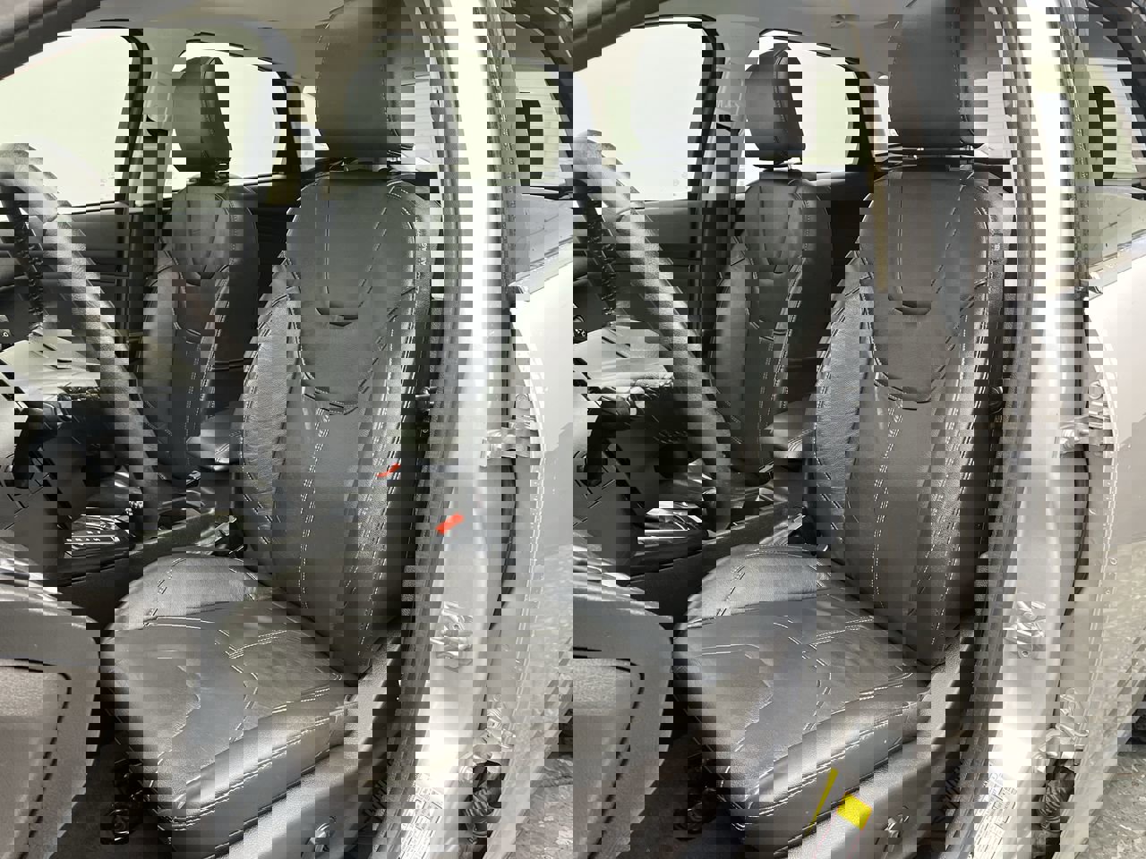 Used 2017 Ford Focus Titanium w/ Titanium Technology Package image 12