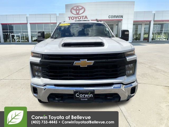 Used 2024 Chevrolet Silverado 3500 W/T image 3