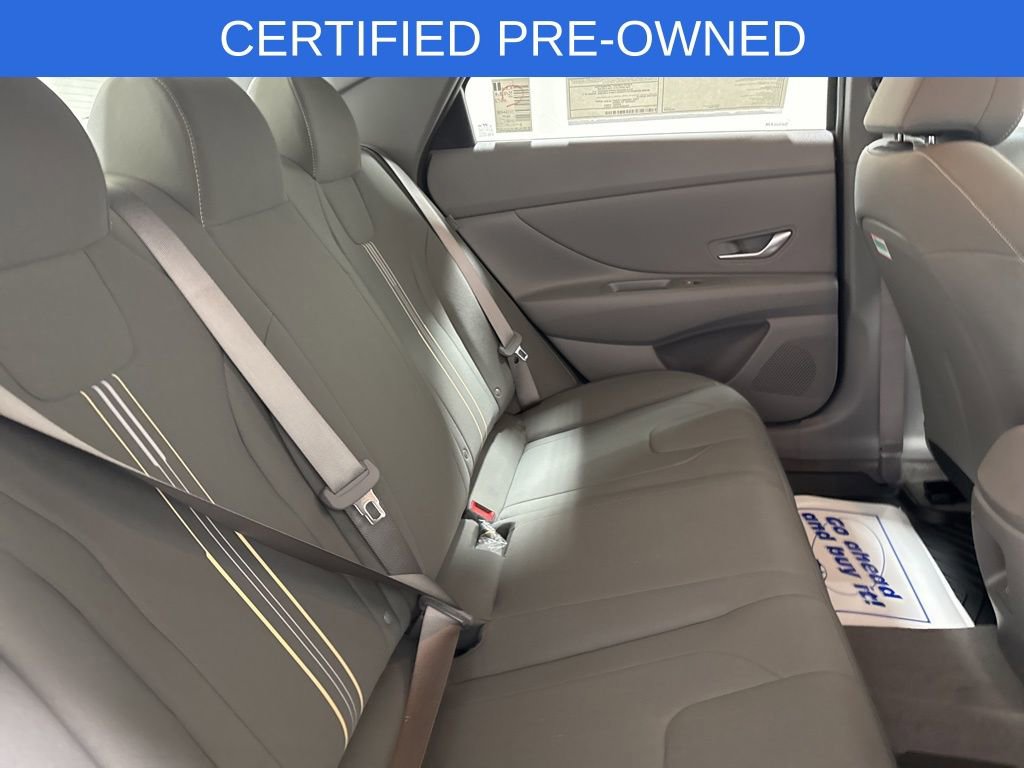 Used 2025 Hyundai Elantra SEL image 20