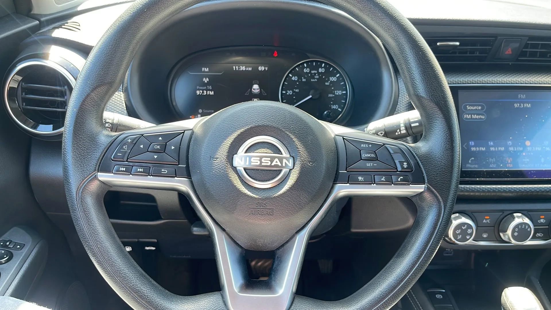 Used 2023 Nissan Kicks SV FWD image 12