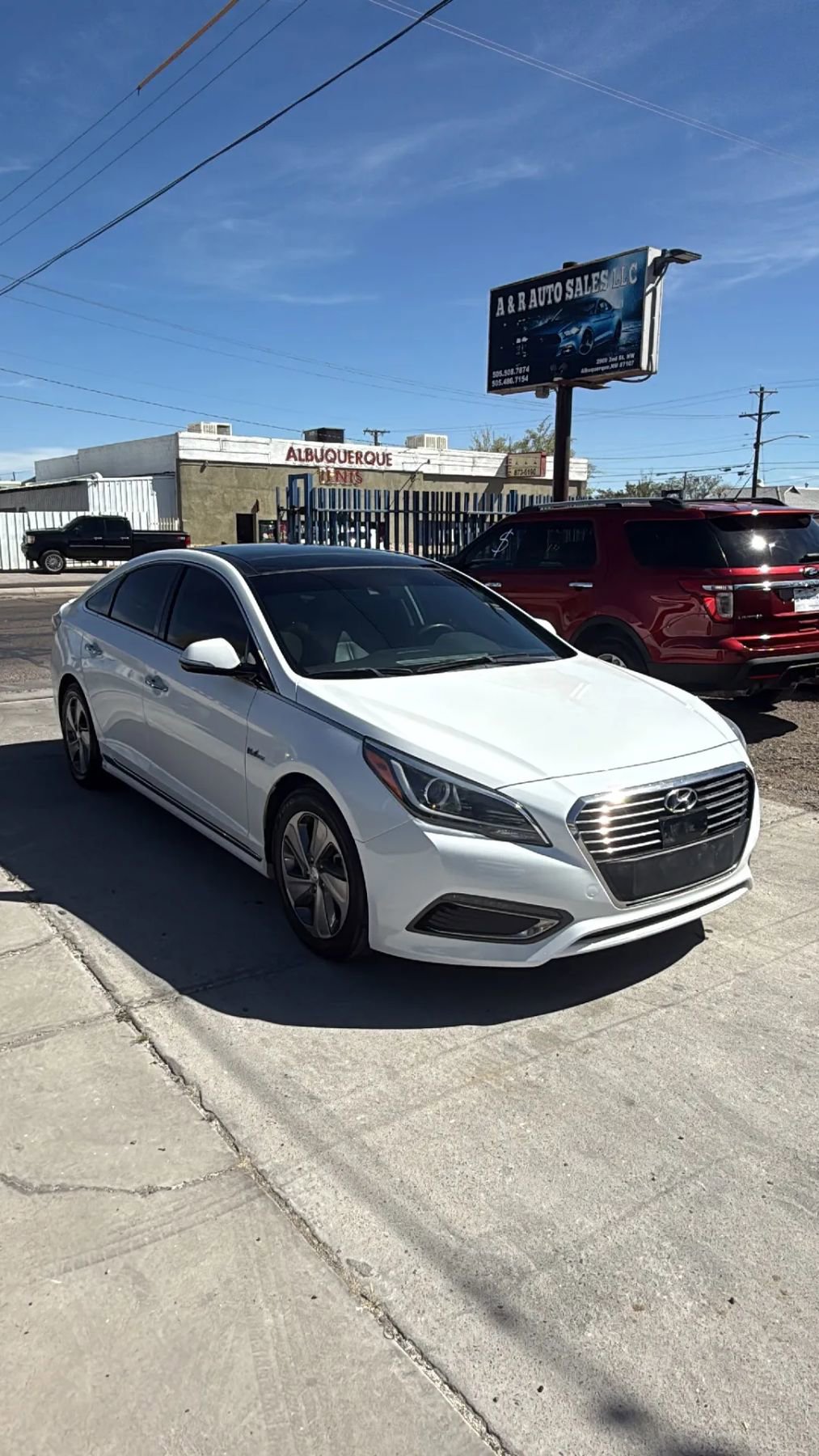 Used 2017 Hyundai Sonata Limited w/ Ultimate Package 02 FWD image 5