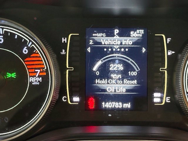 Used 2019 Jeep Cherokee Latitude w/ Cold Weather Group FWD image 29
