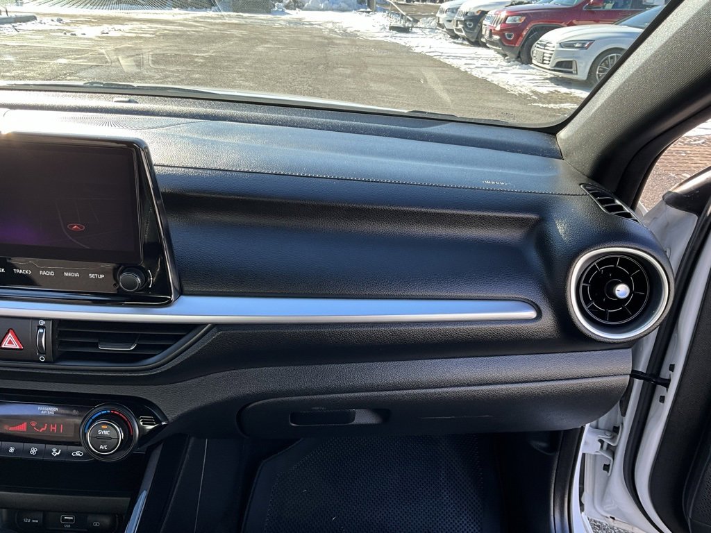 Used 2022 Kia Forte GT-Line image 32