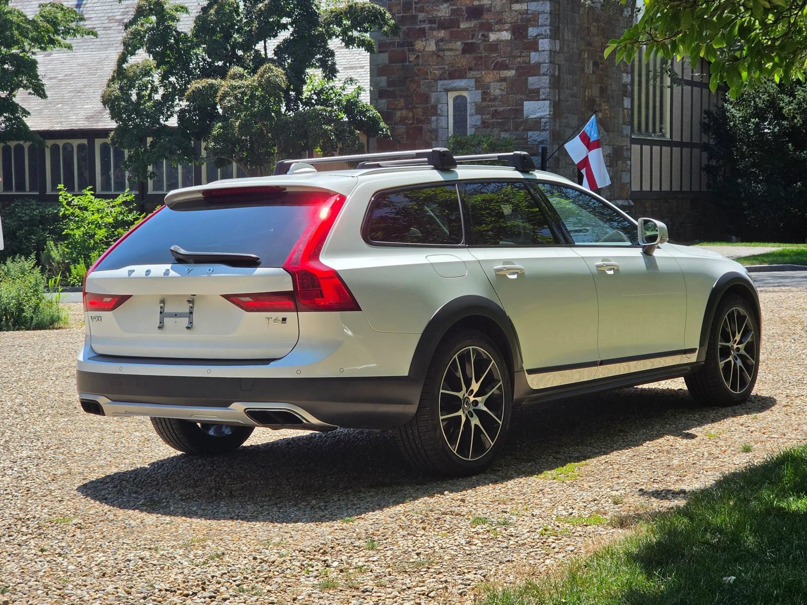 Used 2019 Volvo V90 T6 Cross Country w/ Protection Package Premier AWD/4WD image 4