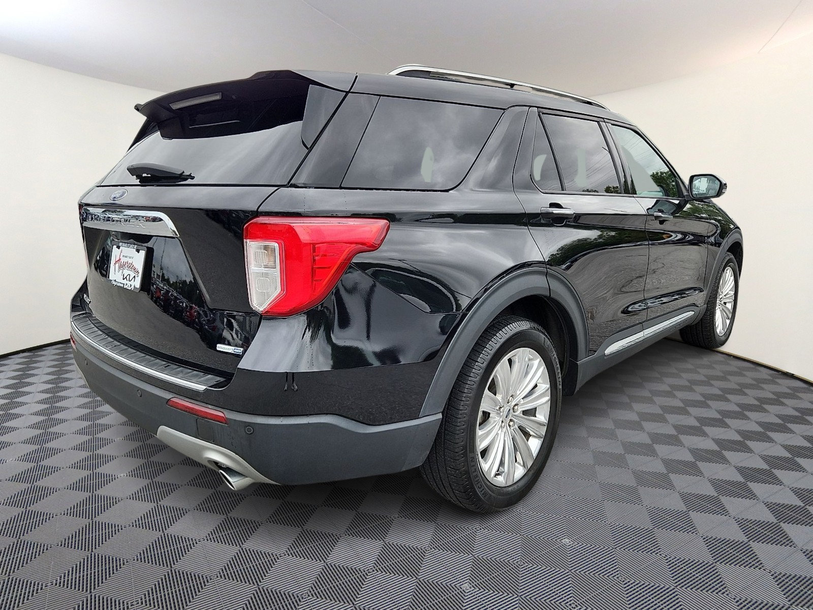 Used 2020 Ford Explorer Limited AWD/4WD image 6