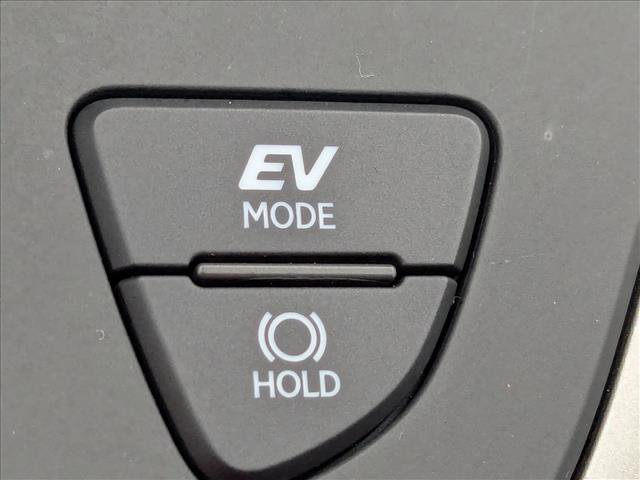 Used 2023 Lexus UX 250h FWD w/ Accessory Package (Z2) image 17