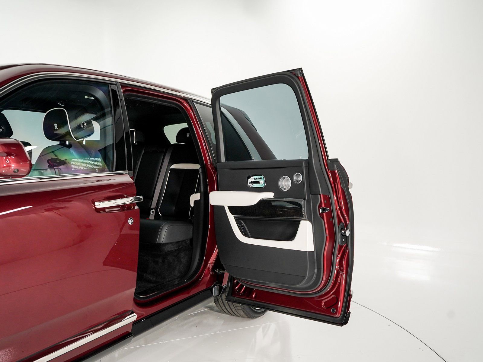 Certified 2025 Rolls-Royce Cullinan image 20