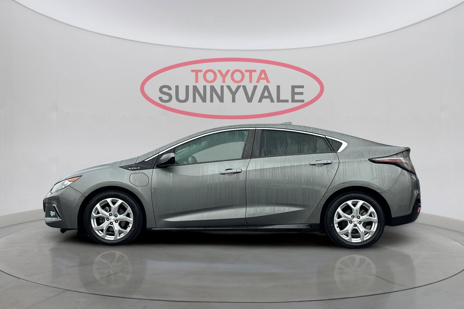 Used 2017 Chevrolet Volt Premier w/ Driver Confidence II Package image 6