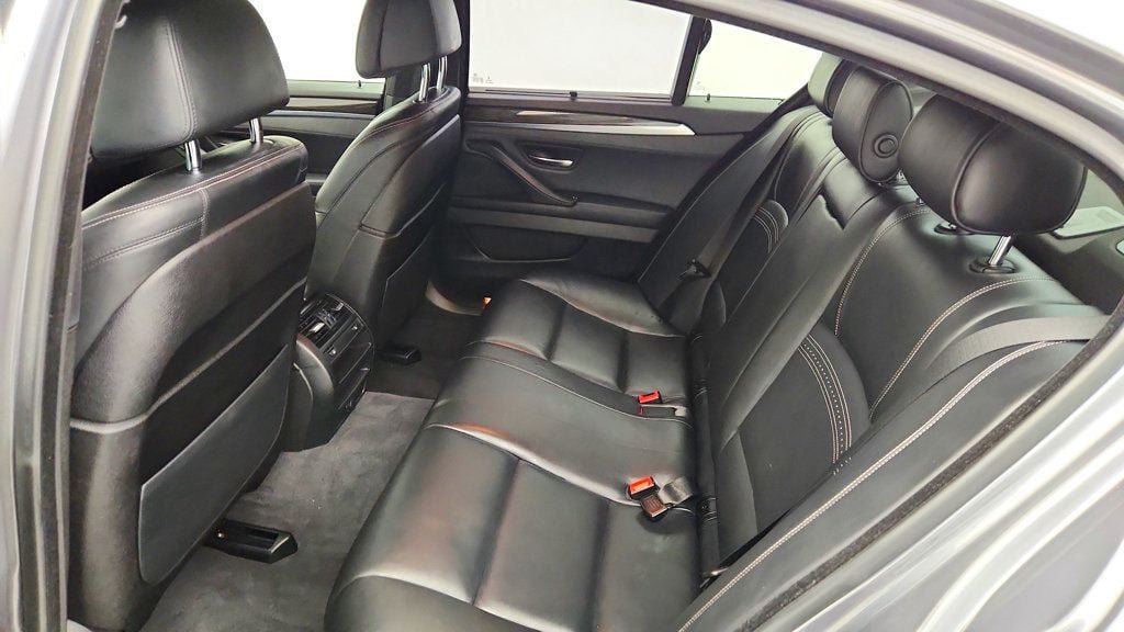 Used 2016 BMW 550i xDrive Sedan AWD/4WD image 22
