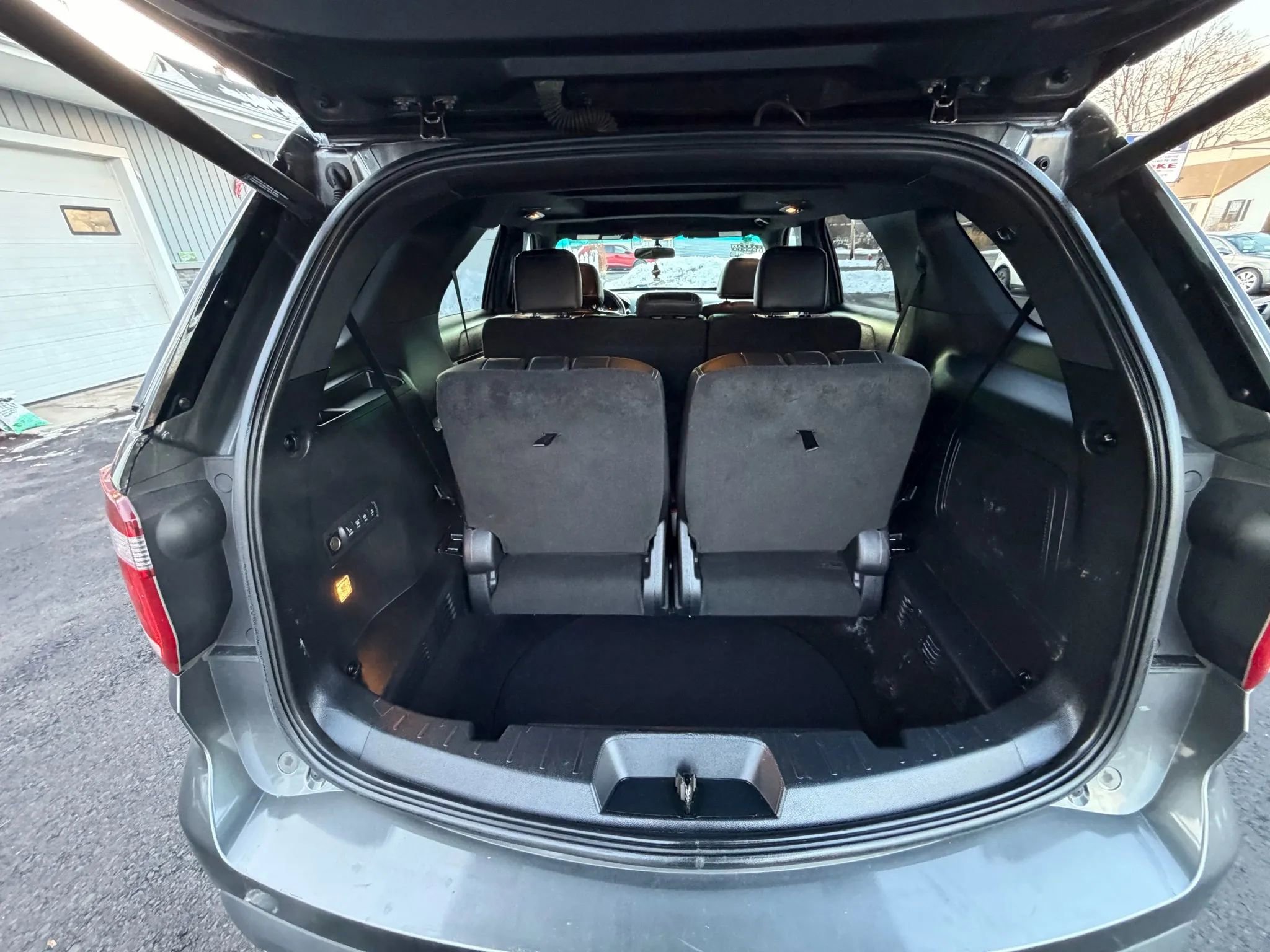 Used 2016 Ford Explorer Limited image 18