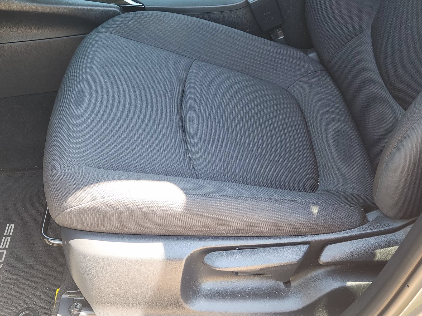 Used 2024 Toyota Corolla Cross LE FWD image 27