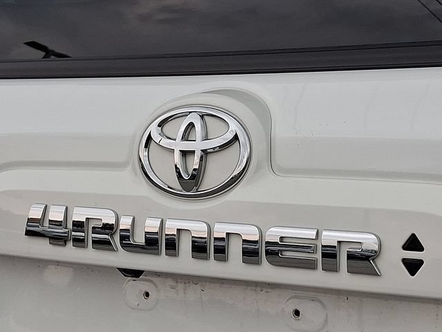 Used 2021 Toyota 4Runner SR5 Premium w/ Moonroof Package AWD/4WD image 28