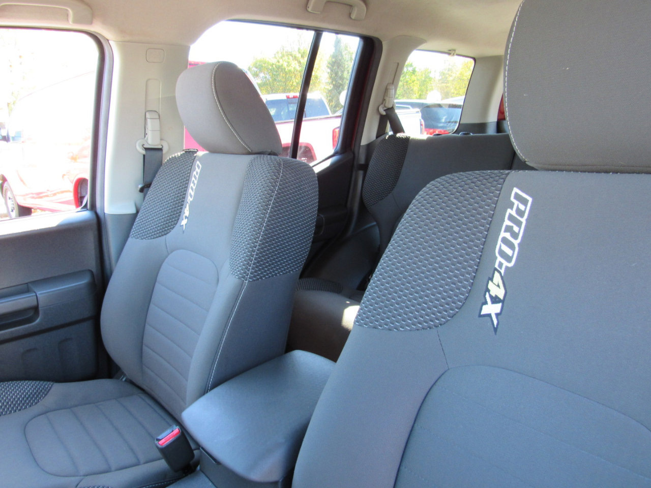 Used 2015 Nissan Xterra PRO-4X image 4