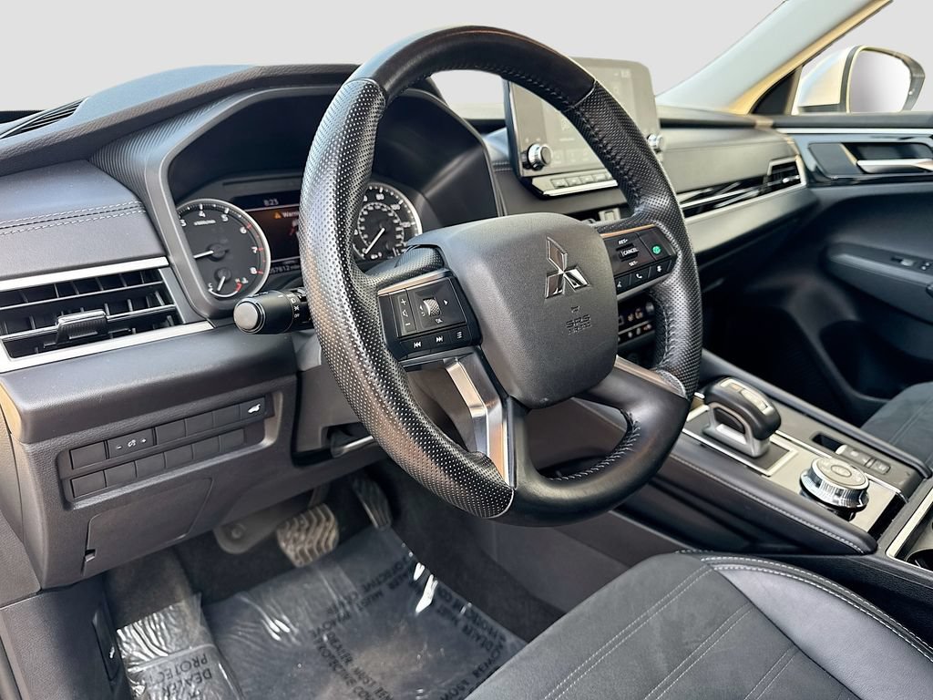Used 2024 Mitsubishi Outlander SE AWD/4WD image 9