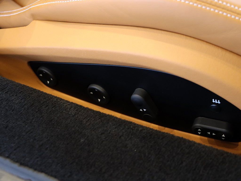 Certified 2022 Ferrari F8 Tributo image 28