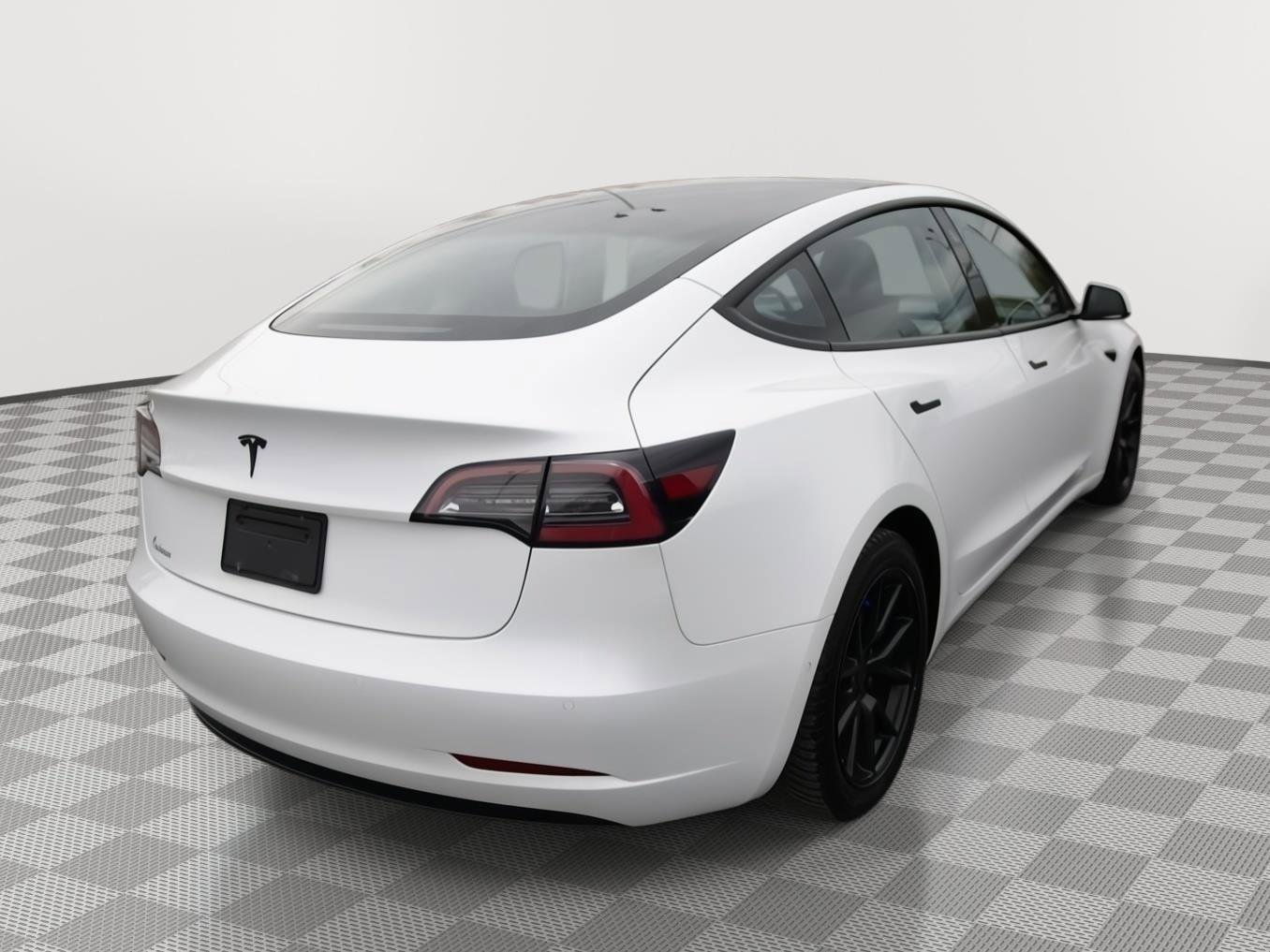 Used 2021 Tesla Model 3 Standard Range Plus RWD image 5