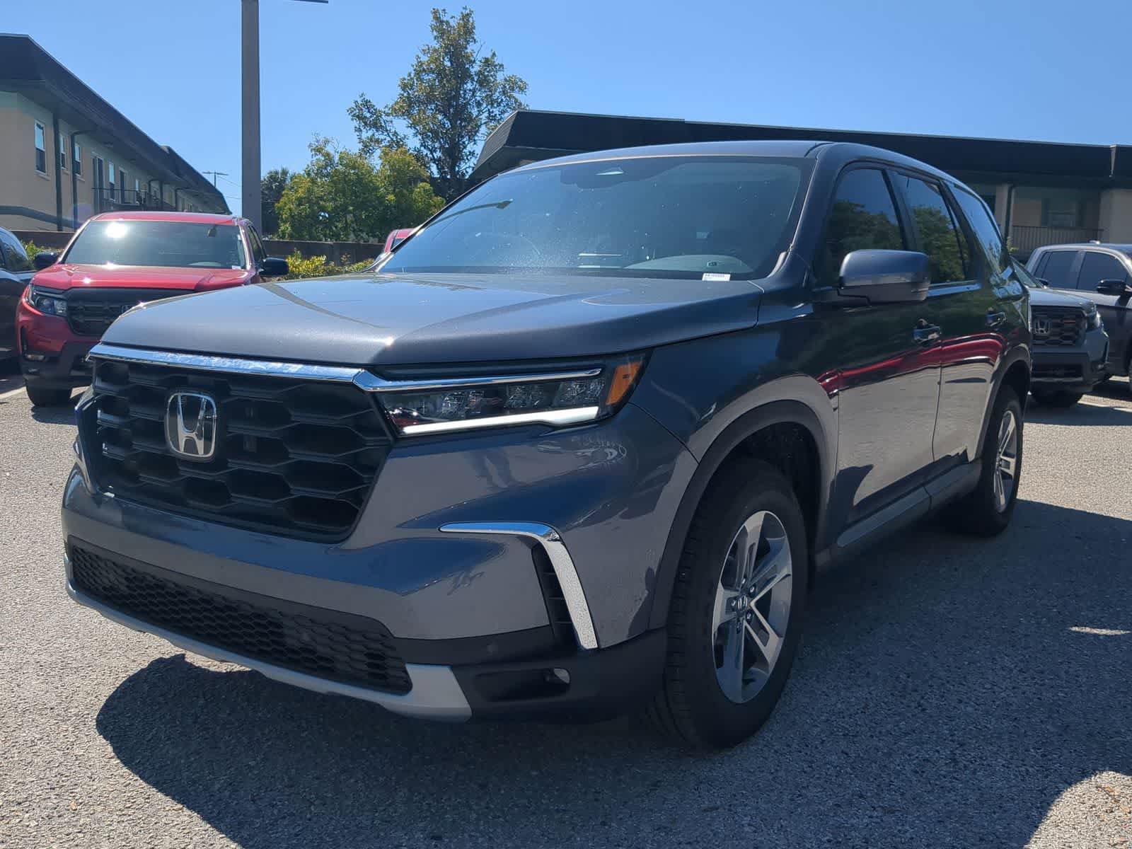 Used 2025 Honda Pilot EX-L image 2