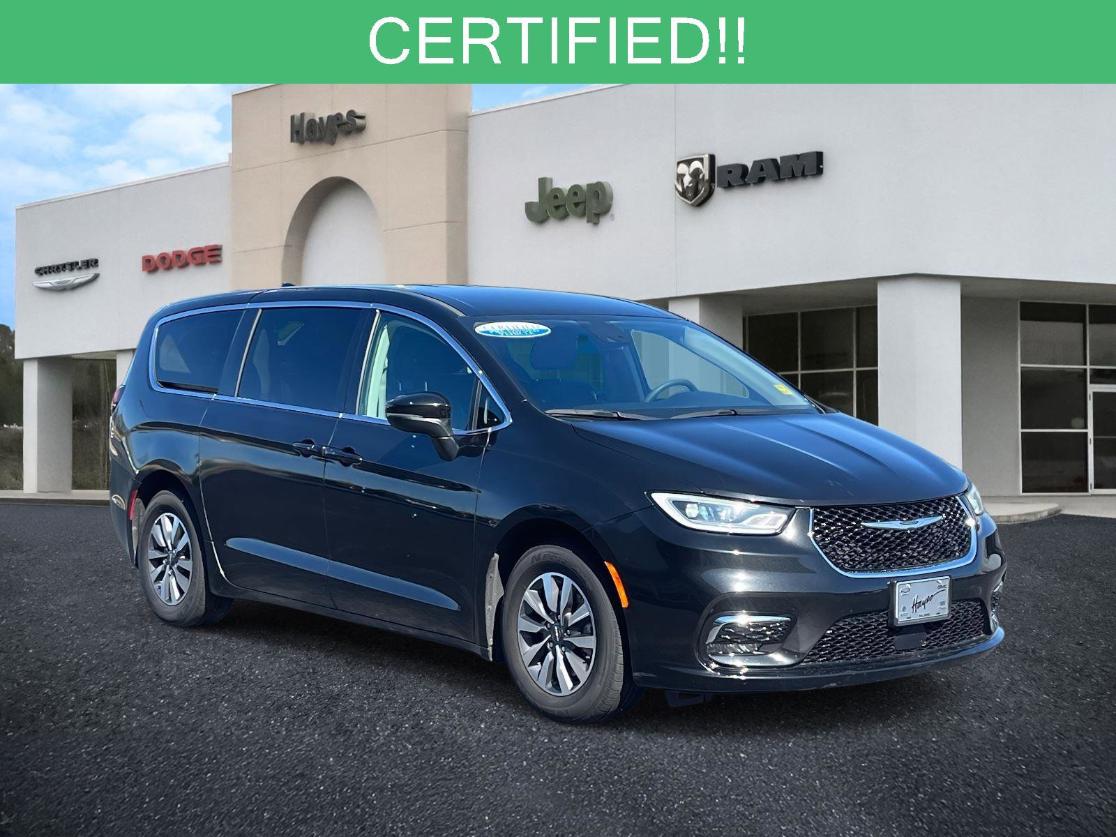 Certified 2023 Chrysler Pacifica Touring-L image 1