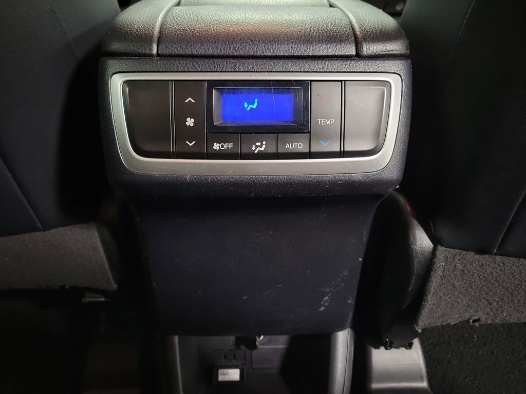 Used 2015 Toyota Highlander Limited image 28