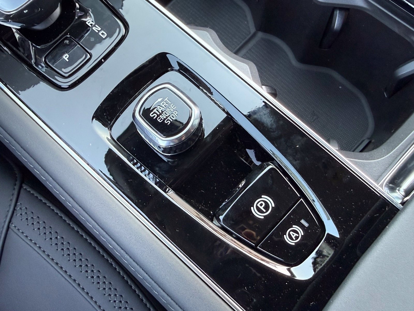 New 2027 Volvo XC90 B6 Plus AWD/4WD image 34